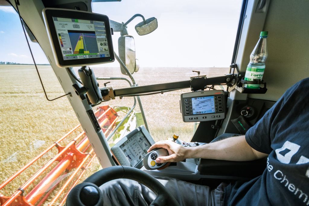 Lexion 780 TT mit John Deere Greenstar Lenksystem, Cemos Automatic und Cruisepilot.